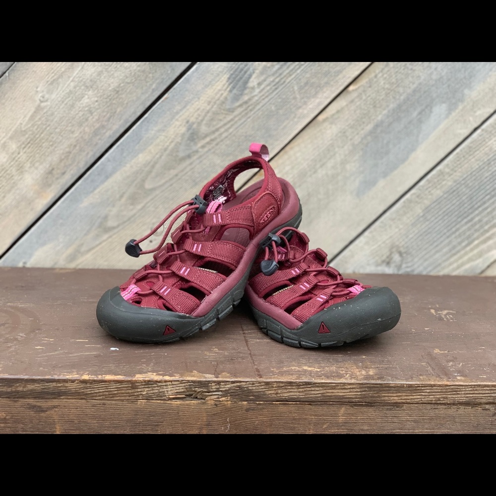 Keen Hiking Sandals - Women’s size 6 - Excellent Condition